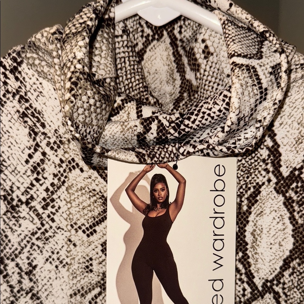 Snakeskin Print Long Sleeve Dress - Picture 4 of 5